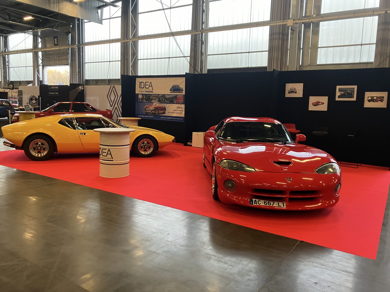 Stand IDEA - De Tomaso Pantera et Dodge Viper